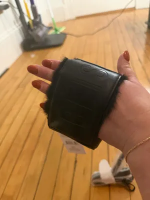 NWT BEIS the Koozie Sling in black thumbnail 11
