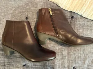 Easy Spirit Women's Dark Brown Leather Ankle Booties with Side Zipper thumbnail 4