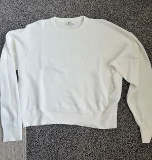 Uniqlo Sweater thumbnail 1
