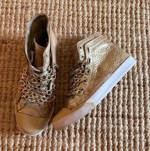Upper Echelon “Nice” Women’s 8.5 Gold Leather Chain High Tops thumbnail 1