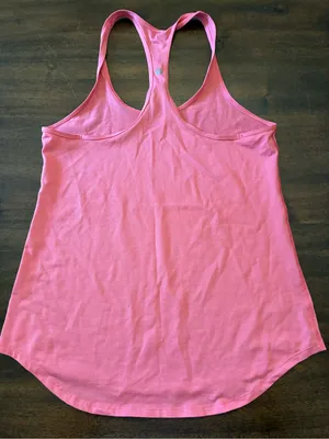 Lululemon Tank Top Women’s 4 Pink Racerback Workout Shirt thumbnail 2