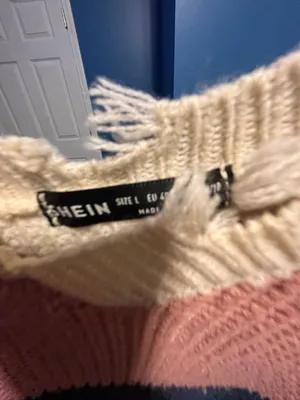 SheIn Cropped Sweater thumbnail 2