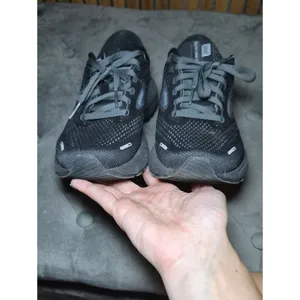 Brooks Women's Black and Grey Trainers thumbnail 6