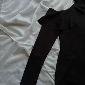 Missguided Cold Shoulder Ruffled Midi Dress thumbnail 5