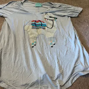 Judith march medium tee thumbnail 1