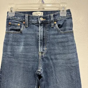 Abercrombie & Fitch The 90S Straight Jeans Ultra High Rise 25/0R Blue Denim thumbnail 2