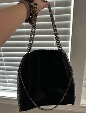 Brand new gorgeous black vegan leather oversized handbag! thumbnail 5