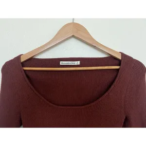 Abercrombie & Fitch Scoop Neck Burgundy Ribbed Corset Sweater Cropped Top Small thumbnail 3