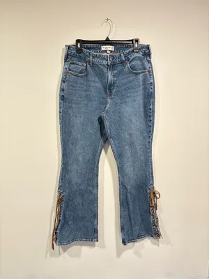 Abercrombie Curve Love Mid Rise Bootcut Vegan Suede Lace Jean 31 Short thumbnail 8