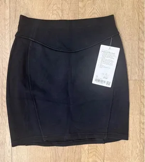 Lululemon Scuba HR Mini Skirt XS thumbnail 1