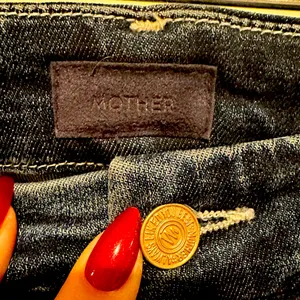 Mother The Looker Crop On The Edge Wash Blue Minimalist Jeans 25 thumbnail 8