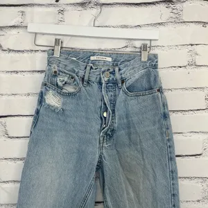 PacSun Ultra High Rise Slim Fit Jeans Light Wash Button Fly Size 23 Distressed thumbnail 5