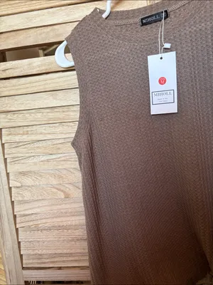 Women's Miholl Sleeveless Knit Twist-Front Top Medium NWT thumbnail 4
