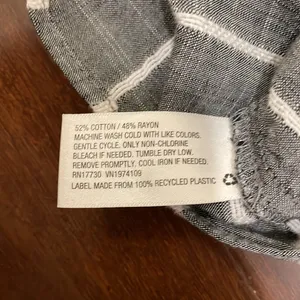Universal Thread Goods Co. Gray button down shirt thumbnail 4