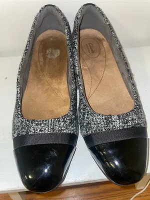 Clark’s Classic Black and Gray Tweed Ballet Flats thumbnail 2