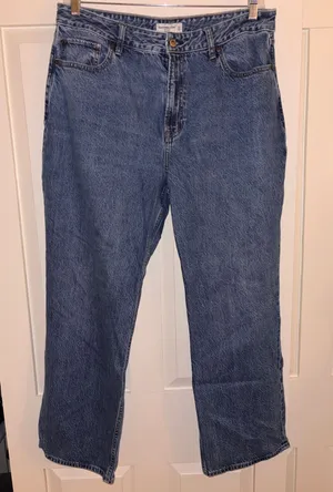 Abercrombie Loose High Rise Jeans thumbnail 1