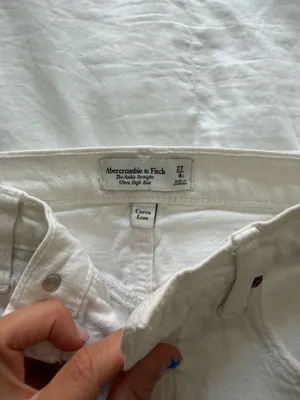 Abercrombie Curve Love Jeans Straight High-Rise white thumbnail 2