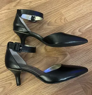 Anne Klein Black Pointed-Toe Ankle-Strap Kitten Heels Size 9M thumbnail 1