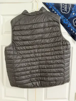 Amazon Essentials Vest Puffer thumbnail 2