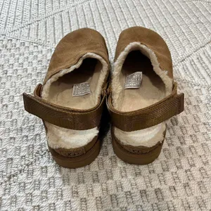 UGG Goldenstar Cozy Clog in Chestnut thumbnail 3