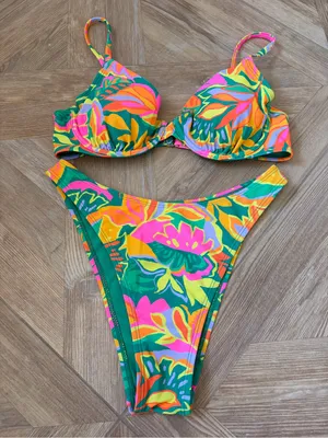 Wild Fable Neon Tropical Underwire Bikini Top Cheeky Bottoms Size Small Vacation thumbnail 1