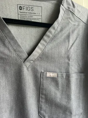 FIGS Catarina One-Pocket Scrub Top thumbnail 3