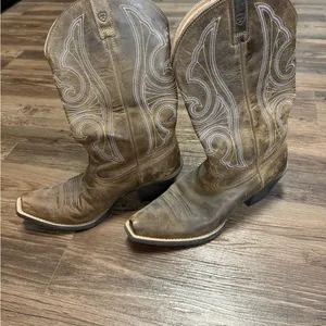 ARIAT boots! thumbnail 2