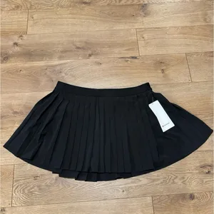 NWT Lululemon High-Rise Pleated Tennis Skirt in Black Size 14 thumbnail 9