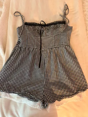 Princess Polly romper thumbnail 1