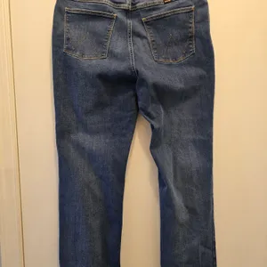 Wrangler Women's Straight-Leg Jeans in Medium Blue thumbnail 2