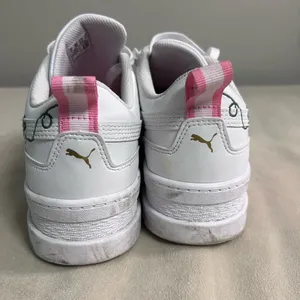 Puma Mayze Floral Platform Sneakers White Pink Embroidered Women’s 8.5 thumbnail 2