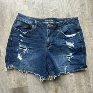 Maurices Size 16 Women’s Distressed Denim Shorts thumbnail 1