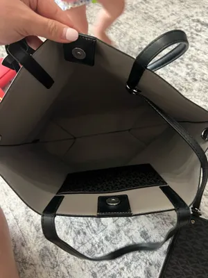 Michael Kors Purse & Wallet thumbnail 3