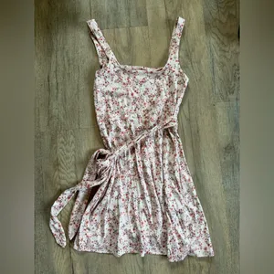 Wilfred Aritzia Only Mini Dress Pink Floral Square‎ Neck Side Tie Wrap Small thumbnail 9