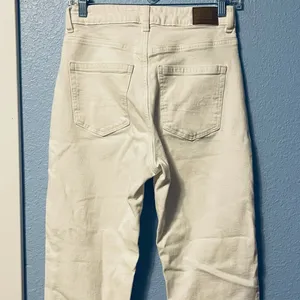 Size 4 American Eagle White Mom Straight Leg Stretch Jeans thumbnail 6