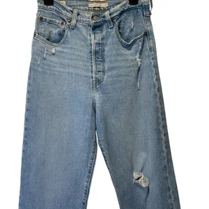 Levi’s Ribcage Straight Ankle Distressed Light Blue Jeans size 30 thumbnail 2