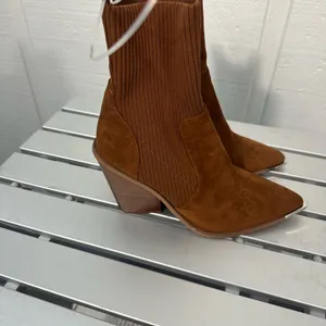 Steven by Steve Madden Reeve Suede Sock Booties Size 8 M NWOT thumbnail 4