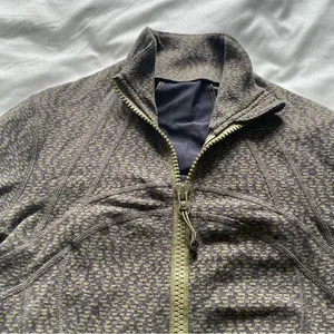 Lululemon Define Jacket in Brave Olive Size 4 thumbnail 9