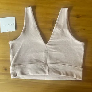Beyond Yoga Blush Longline Sports Bra Top thumbnail 7