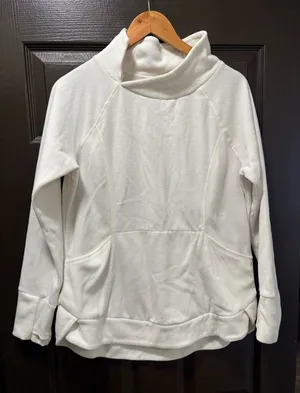 St‎ John's Bay Fleece Pullover Size M White Funnel Neck Thumbhole Sweatshirt thumbnail 1