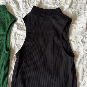 ZARA 2 Pack S Green/Black Ribbed Mock Neck Sleeveless Tank thumbnail 2
