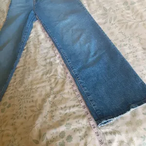 Levi’s Ribcage Jeans thumbnail 6