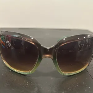 Stylish Green and Brown Gradient Sunglasses thumbnail 4