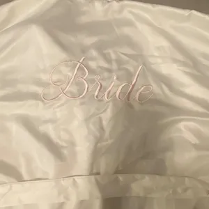 NWOT Apt. 9 Embroidered Bridal Robe thumbnail 3