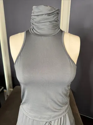 Women’s Sleeveless Grey Turtleneck Top and Matching Skirt Set Size S NEW thumbnail 4