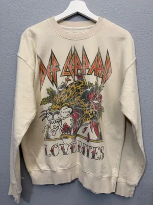 Def Leppard Love Bites Graphic Sweatshirt S Cream Goodie Two Sleeves Oversized thumbnail 1