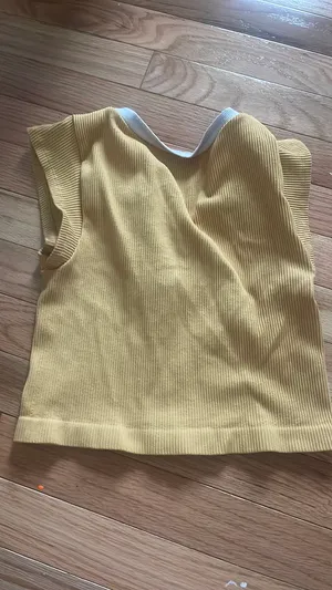 Urban Outfitters Top thumbnail 2