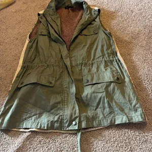 Blue Pepper small vest‎ thumbnail 1