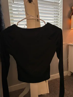 Hollister Black Top thumbnail 2