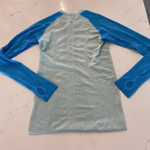 Lululemon Long Sleeve Shirt‎ Size 6 thumbnail 2